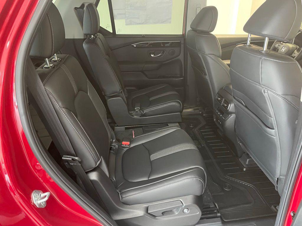 new 2025 Honda Pilot car, priced at $49,929