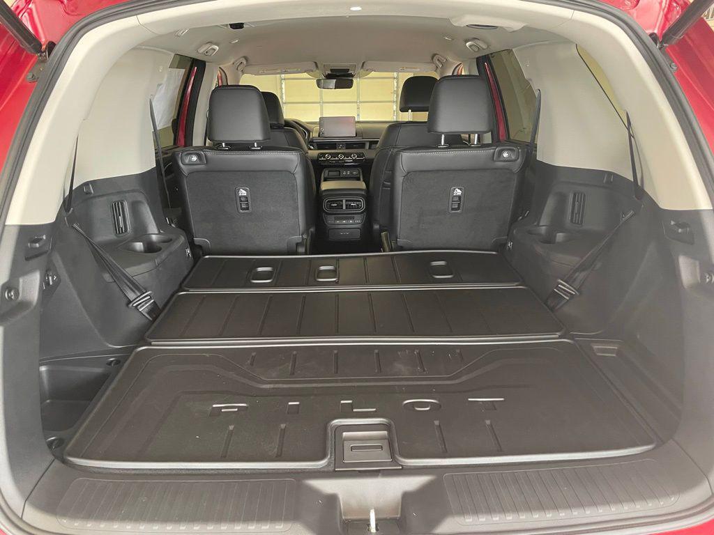 new 2025 Honda Pilot car, priced at $49,929