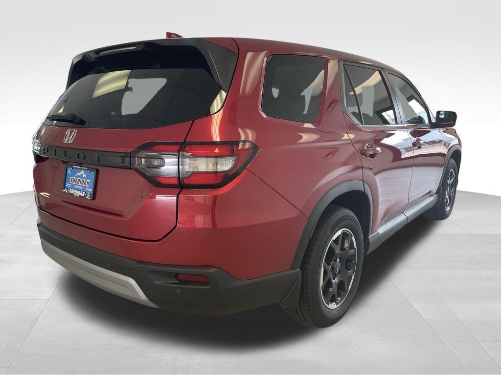 new 2025 Honda Pilot car, priced at $49,929