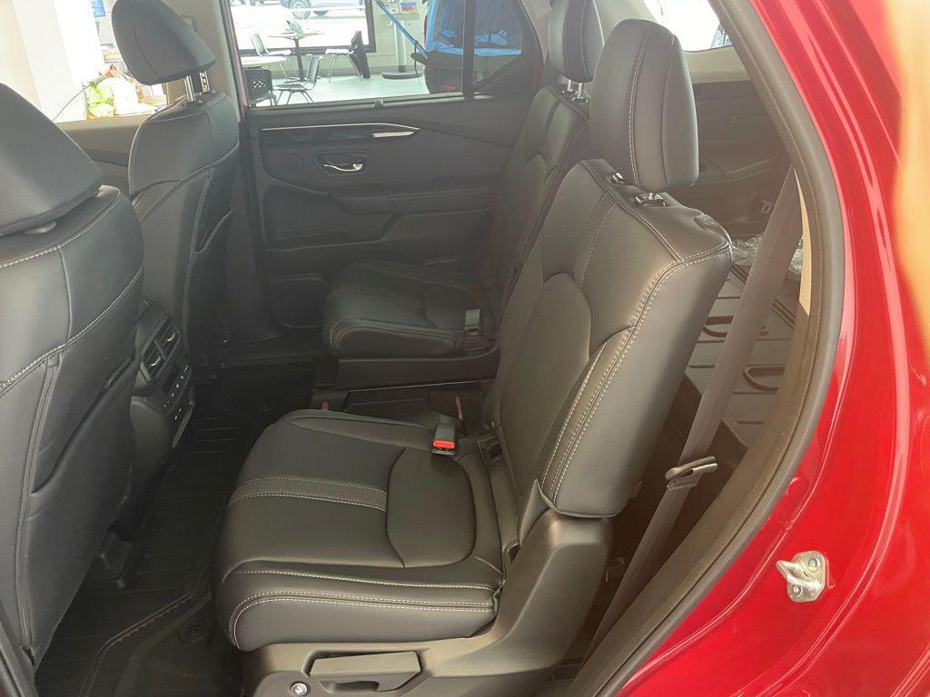 new 2025 Honda Pilot car, priced at $49,929