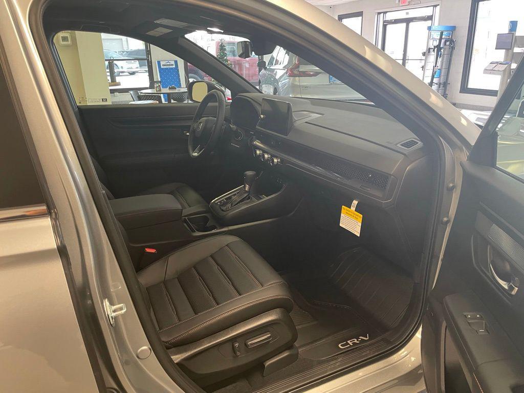 new 2025 Honda CR-V Hybrid car, priced at $41,034