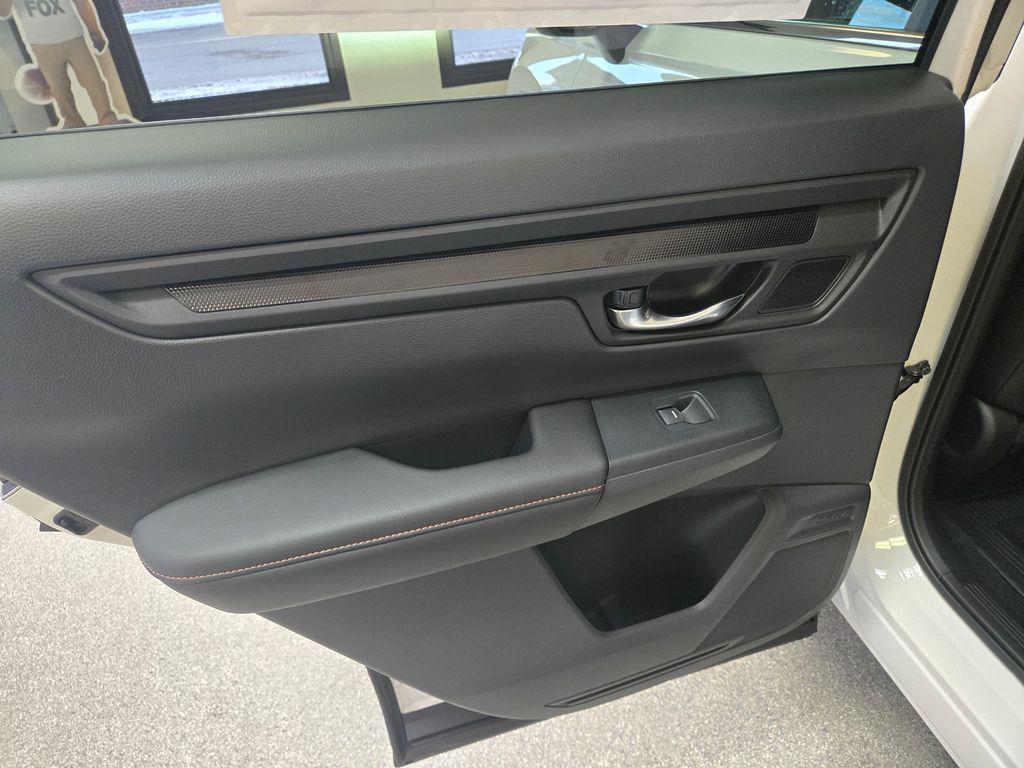 new 2025 Honda CR-V Hybrid car, priced at $41,489