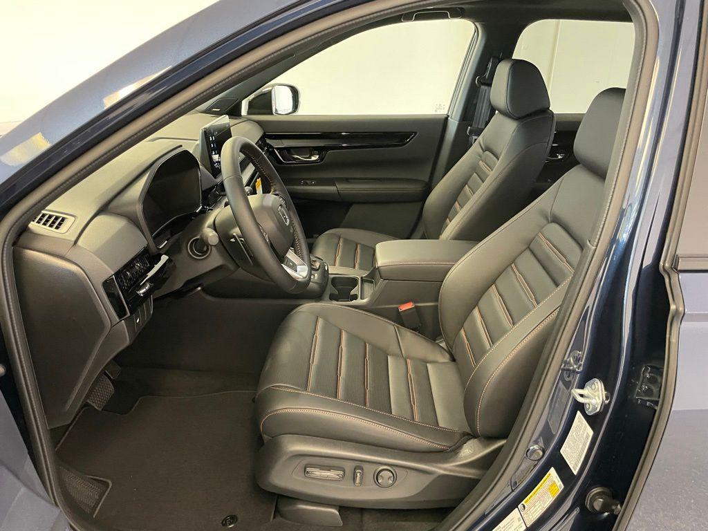 new 2026 Honda CR-V Hybrid car, priced at $43,700