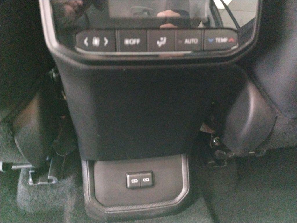 used 2024 Toyota Highlander car, priced at $39,997