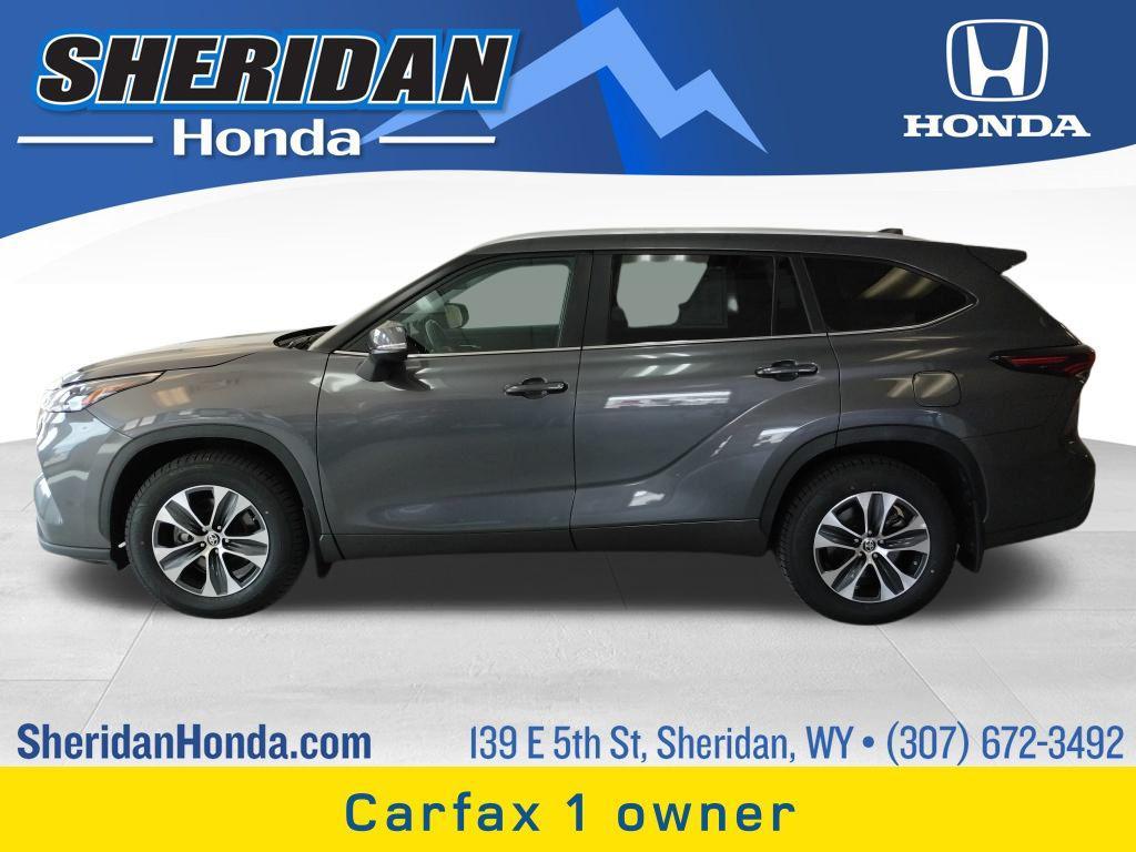 used 2024 Toyota Highlander car, priced at $40,997