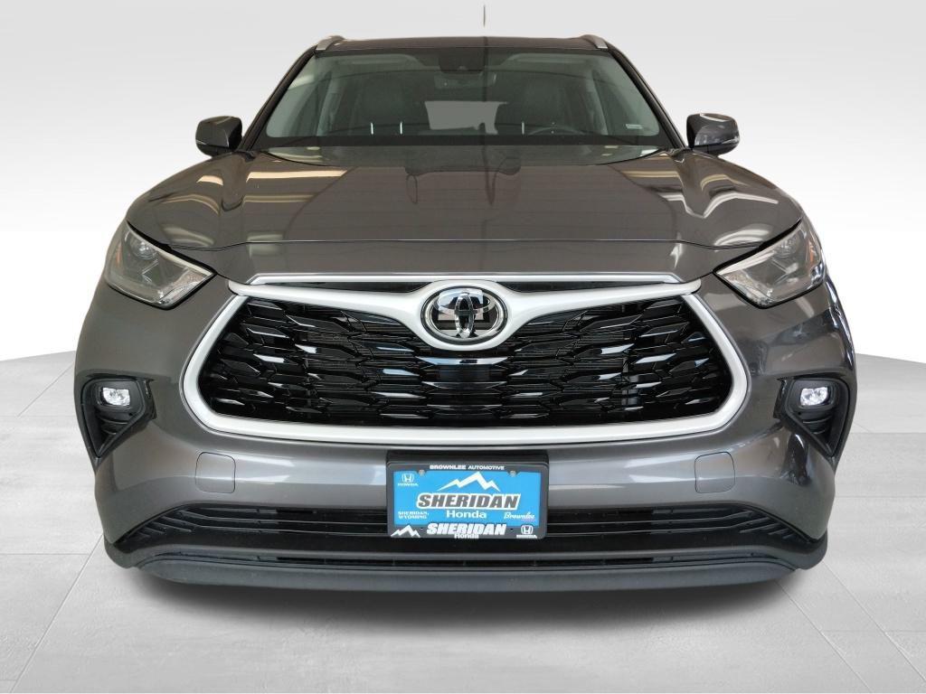used 2024 Toyota Highlander car, priced at $39,997