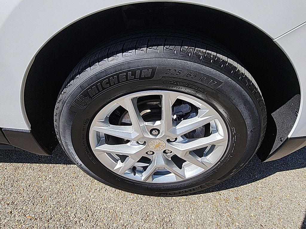 used 2023 Chevrolet Equinox car, priced at $20,964