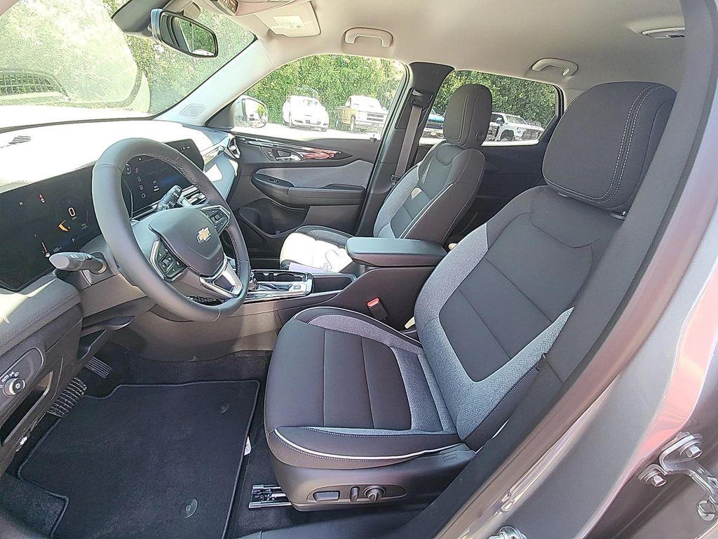new 2025 Chevrolet TrailBlazer car, priced at $25,070