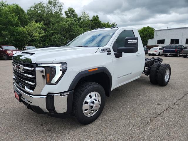new 2025 GMC Sierra 3500 car, priced at $56,946