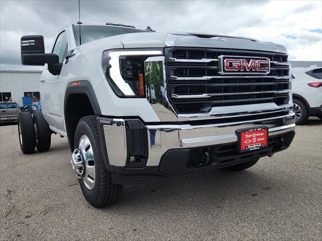 new 2025 GMC Sierra 3500 car, priced at $56,946