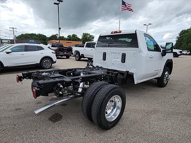 new 2025 GMC Sierra 3500 car, priced at $56,946
