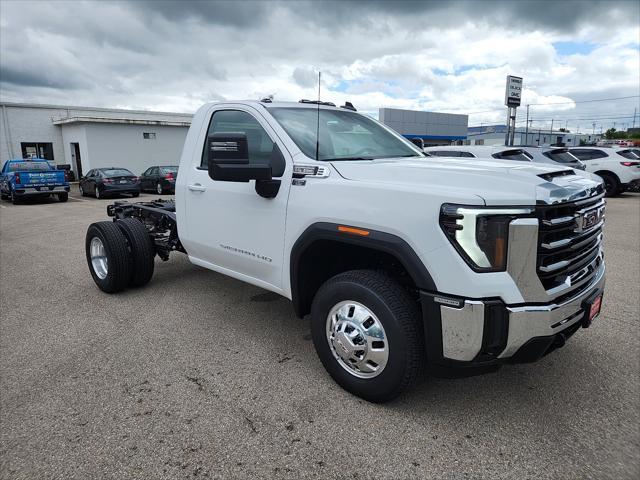 new 2025 GMC Sierra 3500 car, priced at $56,946
