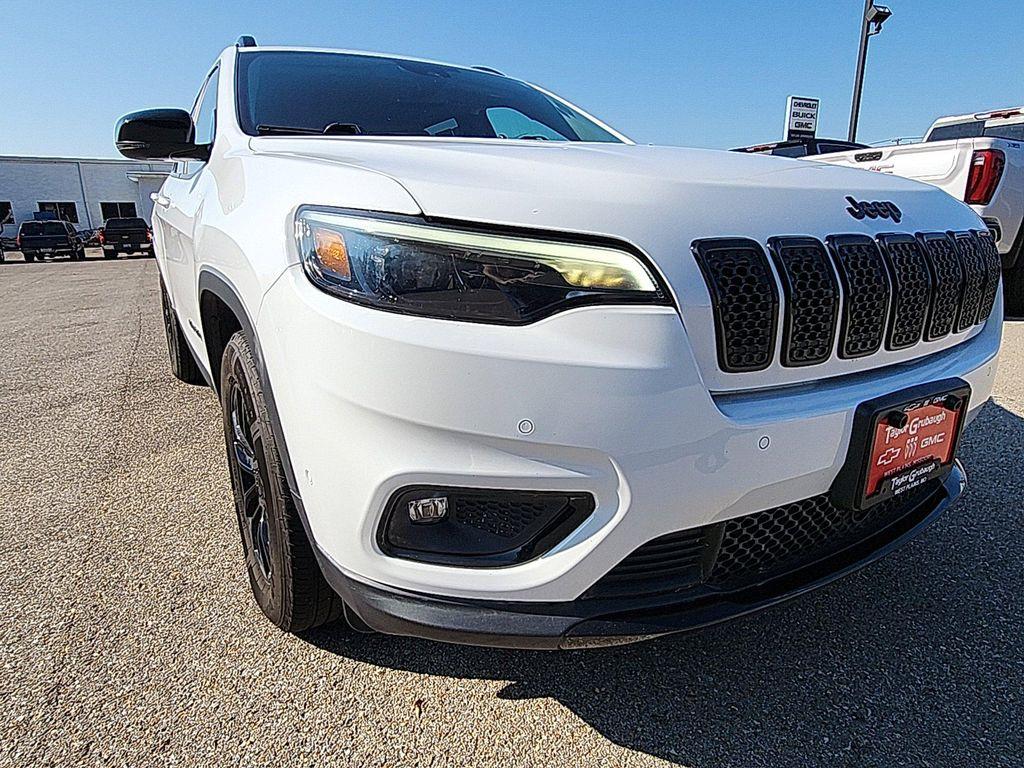 used 2023 Jeep Cherokee car, priced at $20,633