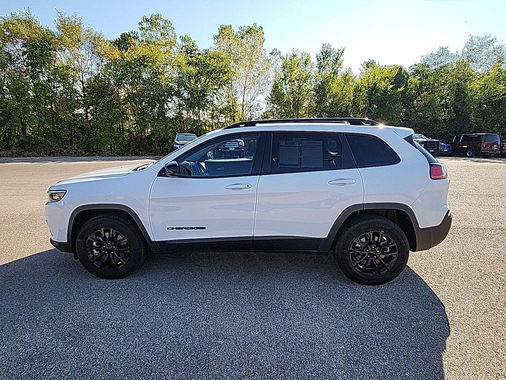 used 2023 Jeep Cherokee car, priced at $20,633