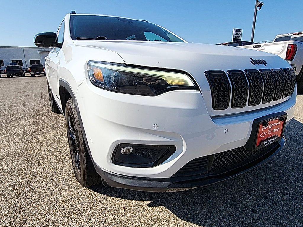 used 2023 Jeep Cherokee car, priced at $19,881