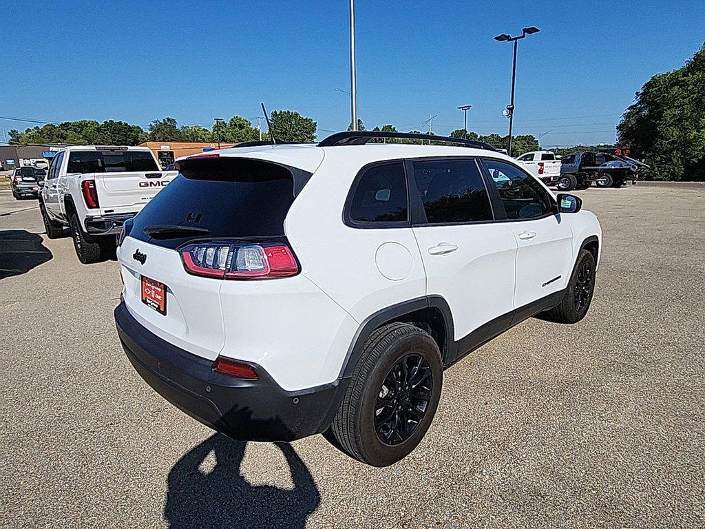 used 2023 Jeep Cherokee car, priced at $20,633