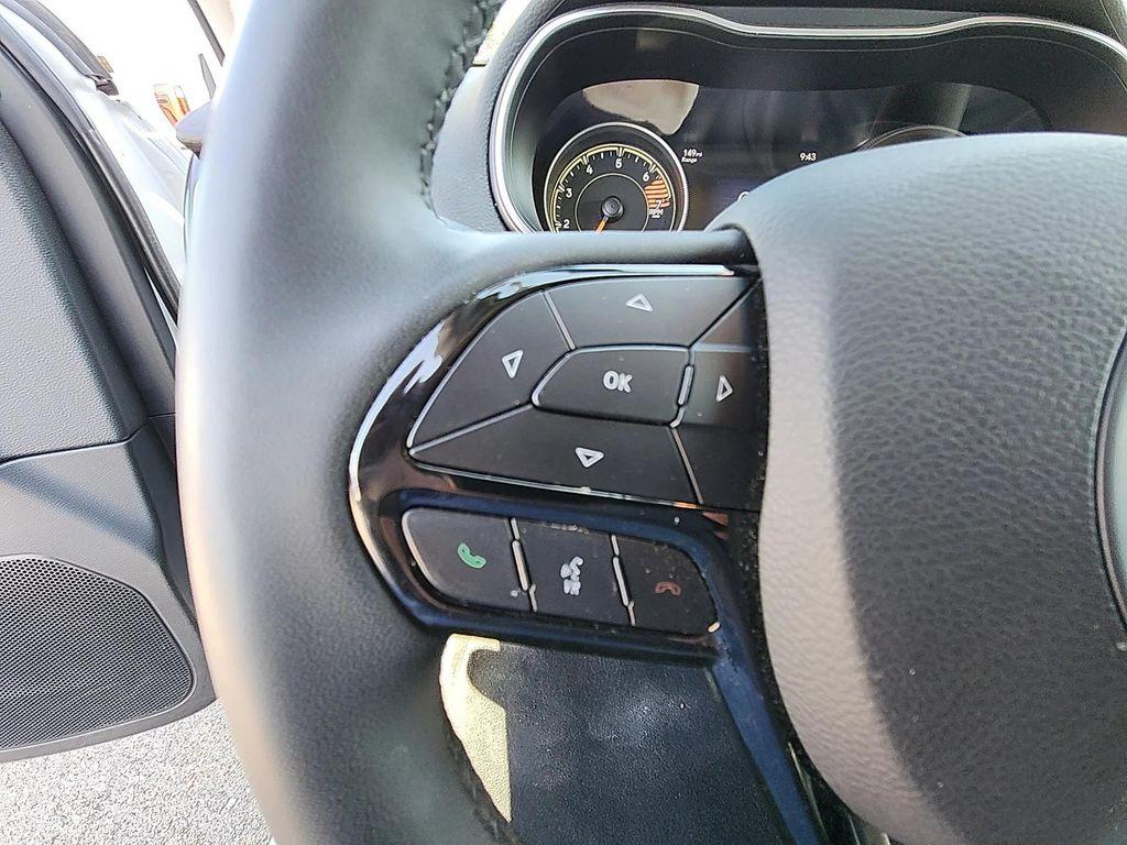 used 2023 Jeep Cherokee car, priced at $19,881