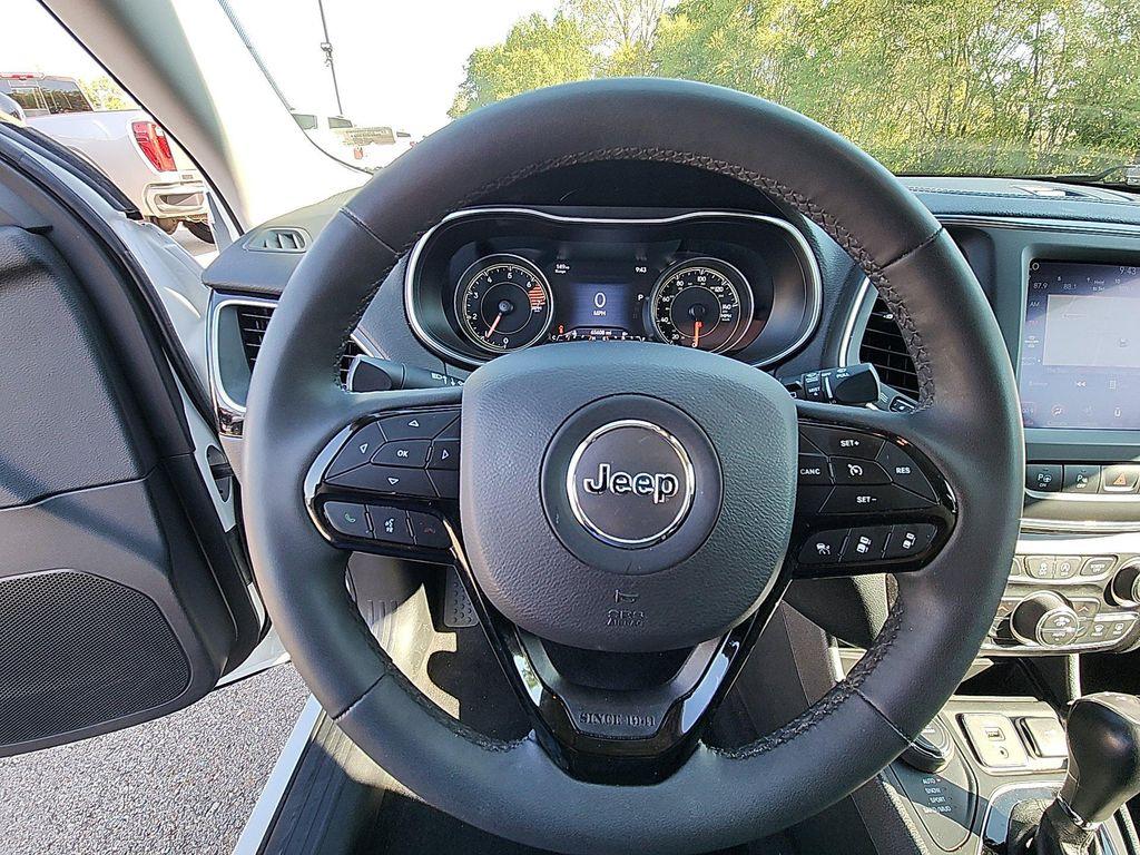 used 2023 Jeep Cherokee car, priced at $20,633