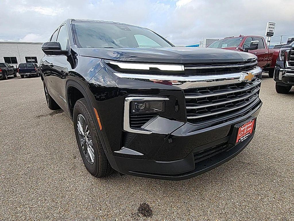 new 2025 Chevrolet Traverse car, priced at $39,956