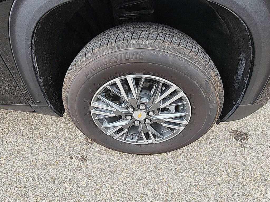 new 2025 Chevrolet Traverse car, priced at $39,956