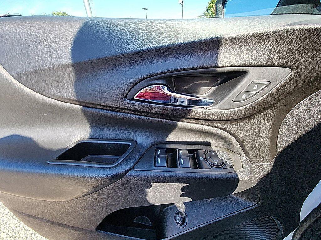 used 2021 Chevrolet Equinox car, priced at $18,895