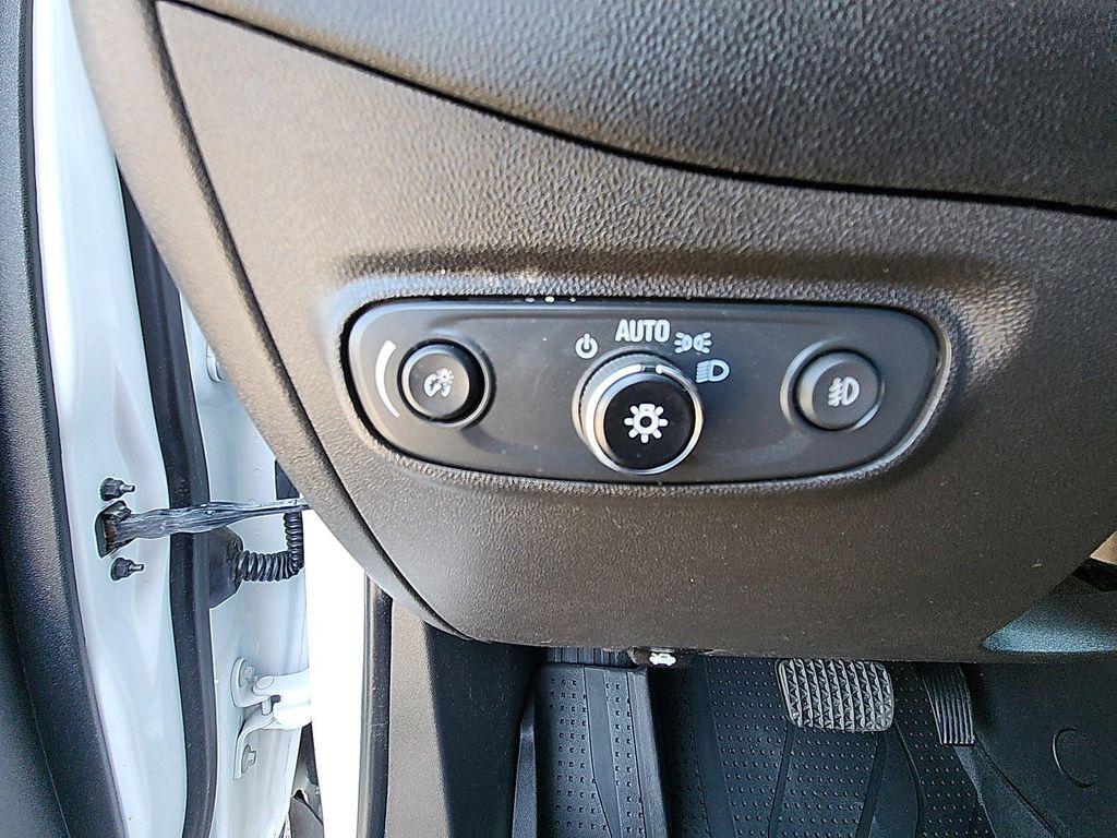 used 2021 Chevrolet Equinox car, priced at $18,895