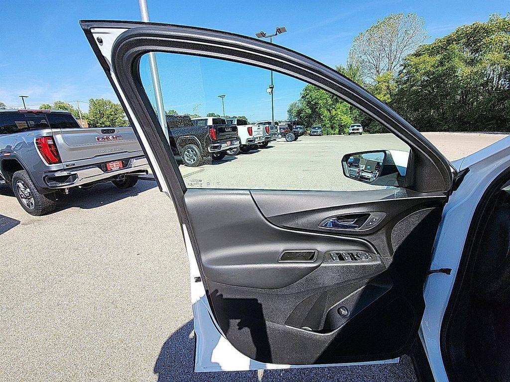 used 2021 Chevrolet Equinox car, priced at $18,895