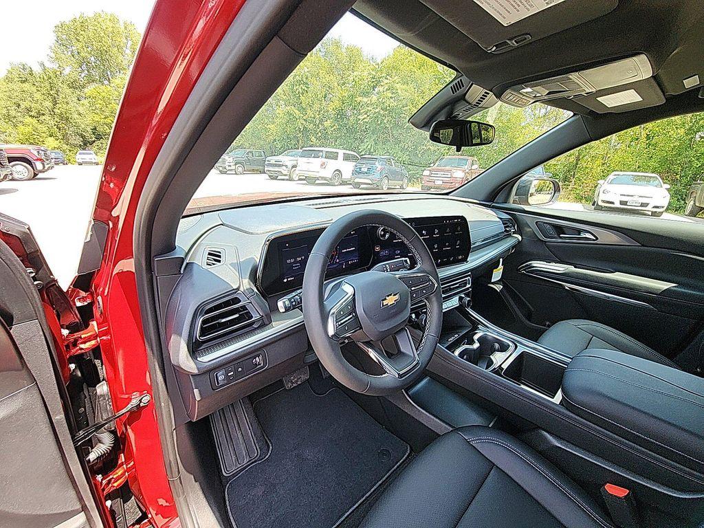 new 2026 Chevrolet Traverse car, priced at $43,025