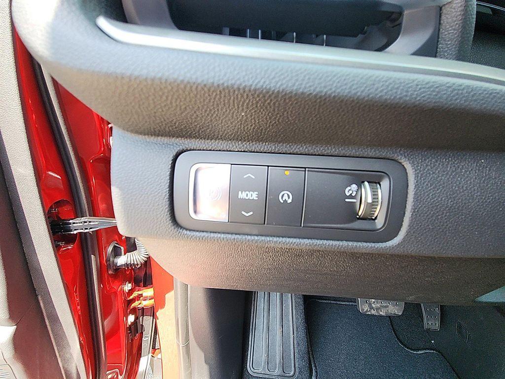 new 2026 Chevrolet Traverse car, priced at $43,025