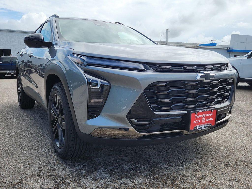 new 2025 Chevrolet Trax car, priced at $25,218