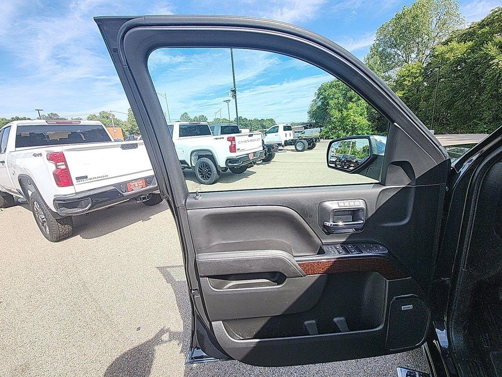 used 2017 GMC Sierra 1500 car, priced at $34,200