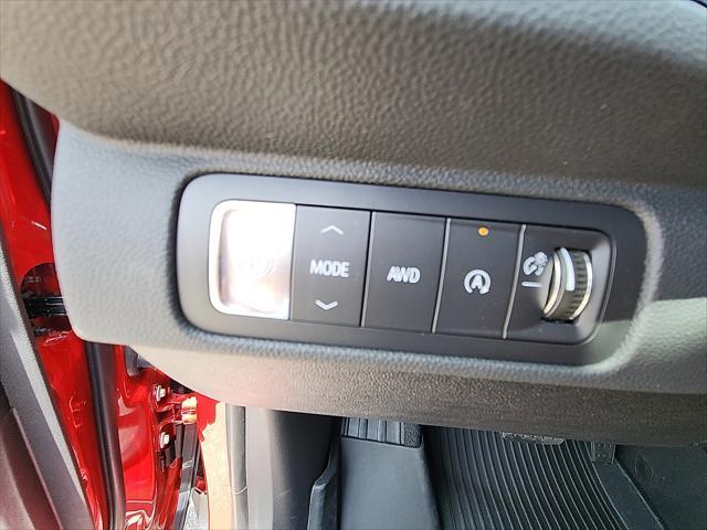 new 2025 Chevrolet Traverse car, priced at $49,496