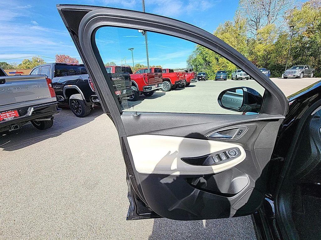 used 2024 Buick Encore GX car, priced at $20,979