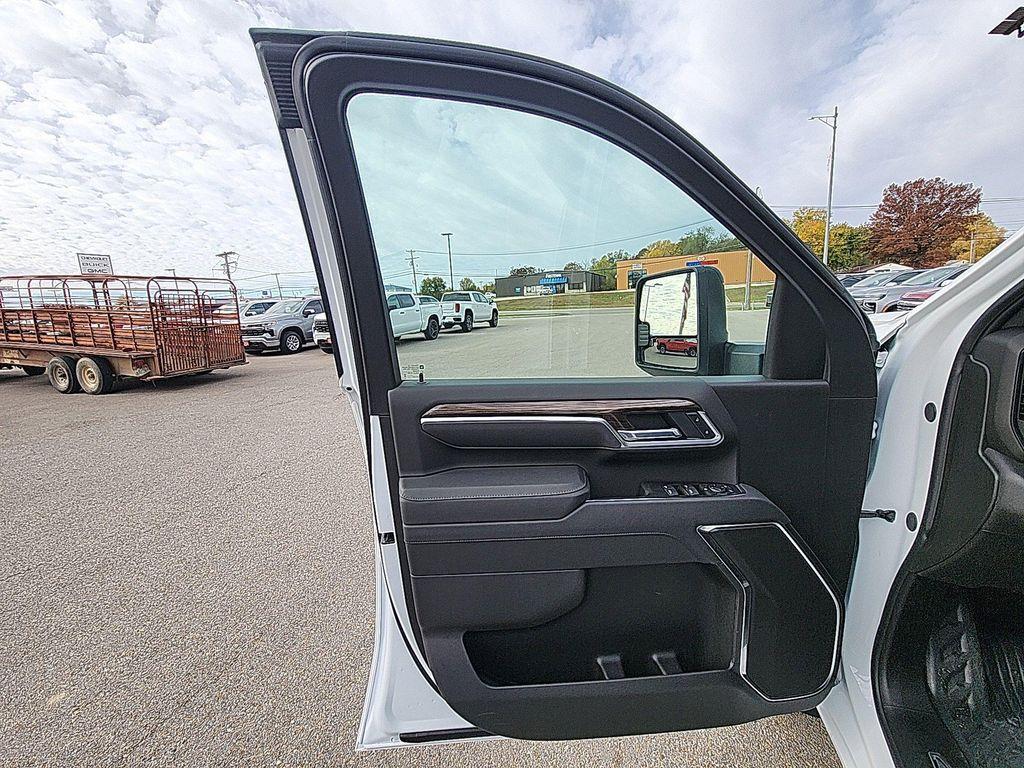 new 2026 Chevrolet Silverado 3500 car, priced at $84,333