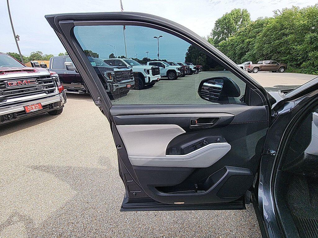 used 2023 Toyota Highlander car, priced at $35,845