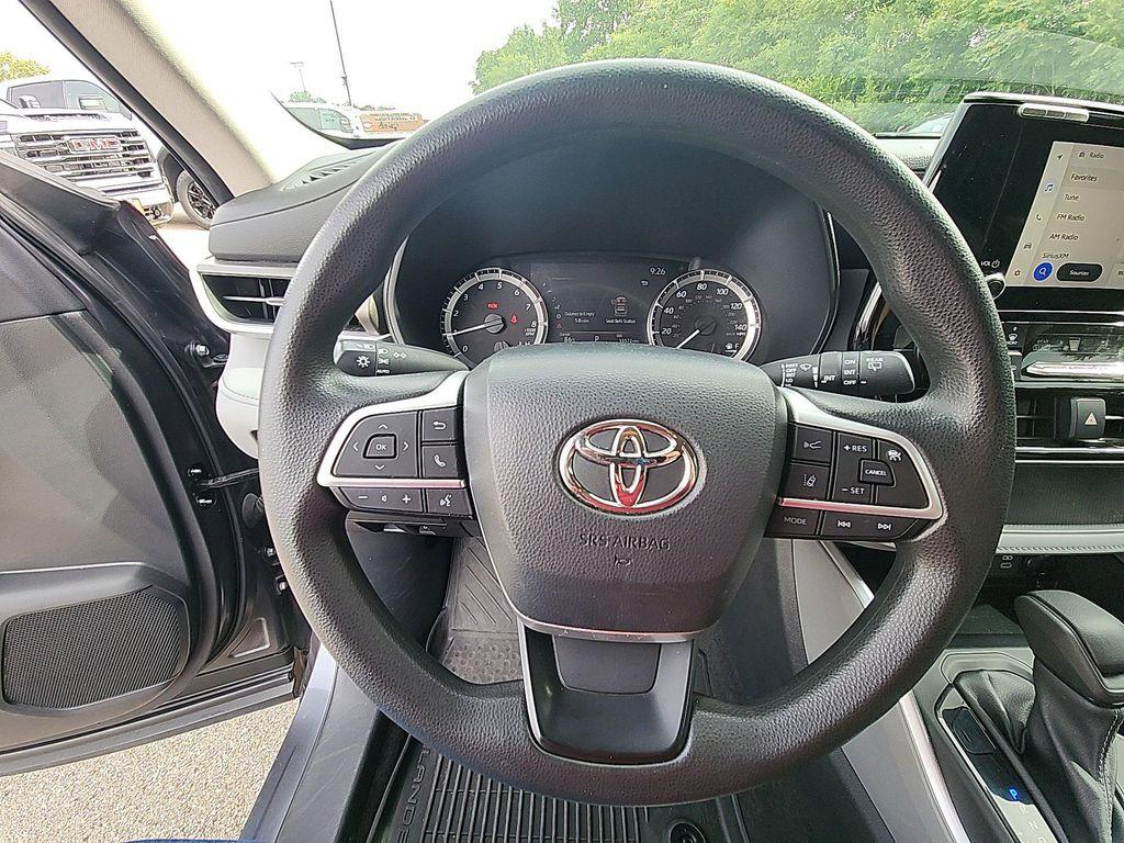 used 2023 Toyota Highlander car, priced at $35,845