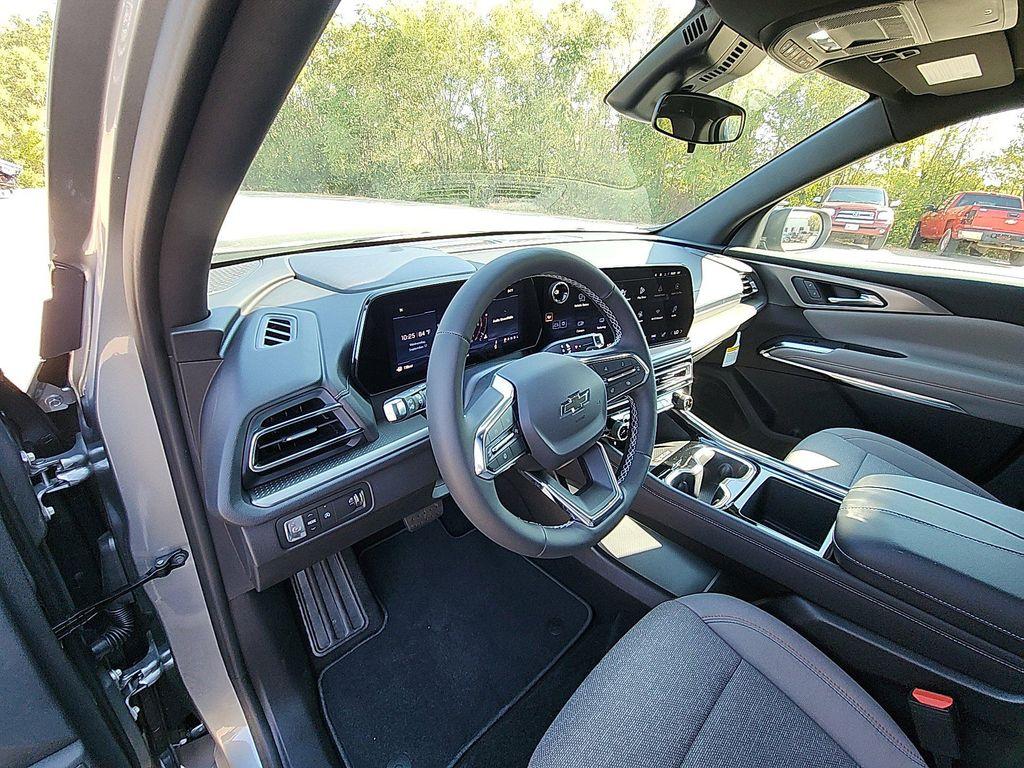 new 2026 Chevrolet Traverse car, priced at $43,437