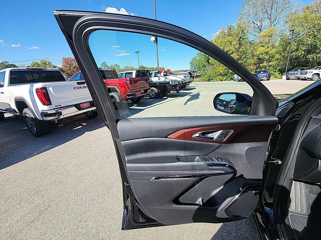 new 2026 Chevrolet Traverse car, priced at $57,050