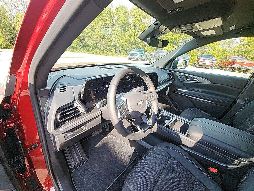 new 2026 Chevrolet Traverse car, priced at $43,676