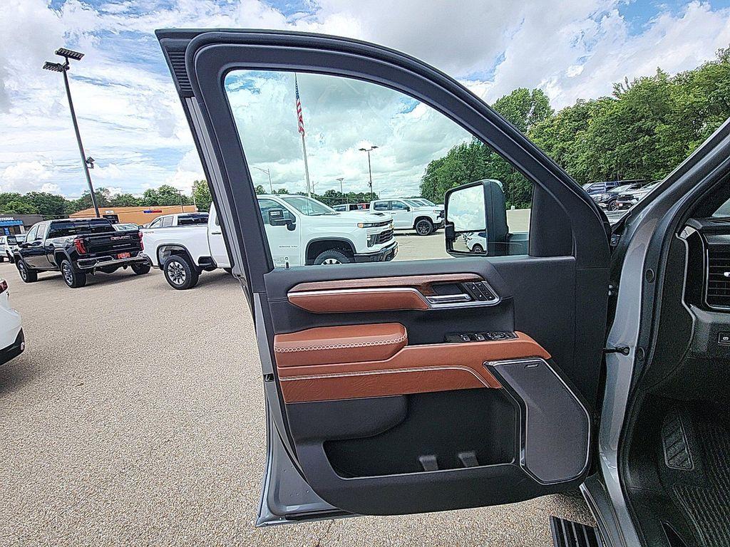 new 2025 GMC Sierra 2500 car, priced at $88,443
