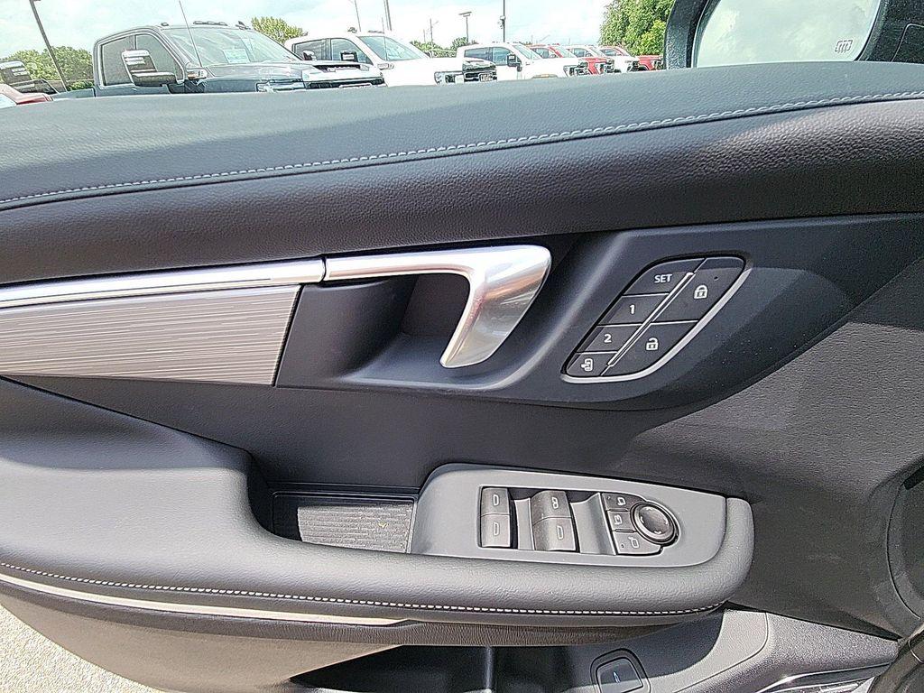 new 2025 Buick Enclave car, priced at $46,811