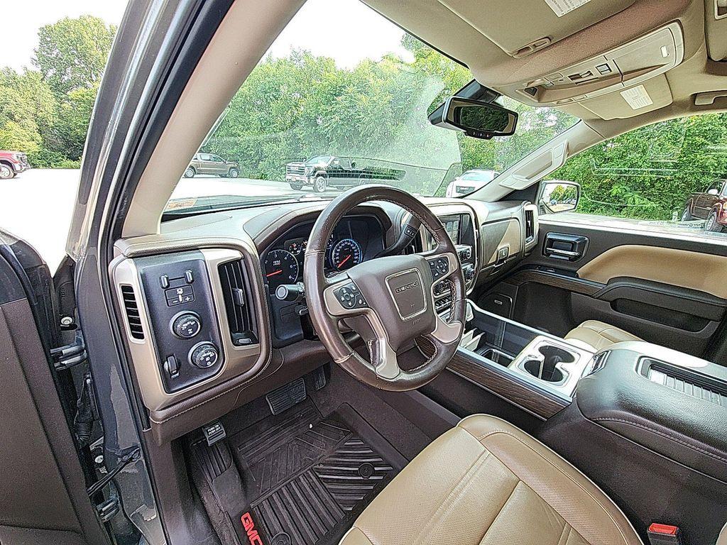 used 2018 GMC Sierra 1500 car, priced at $32,925