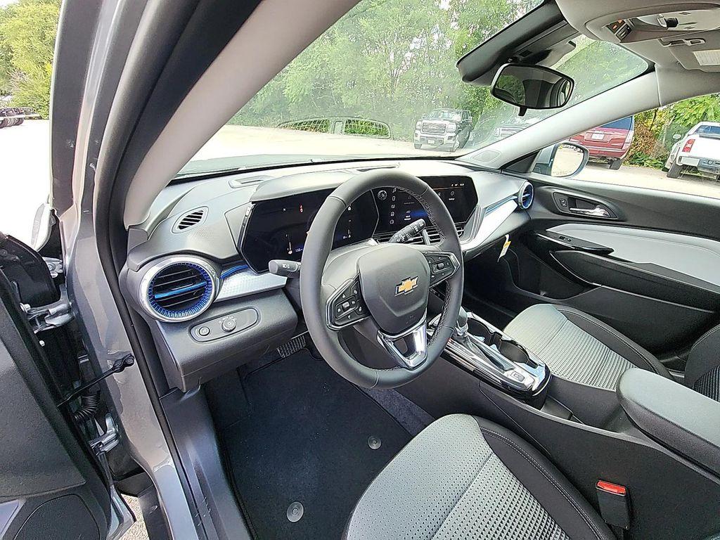 new 2025 Chevrolet Trax car, priced at $22,920