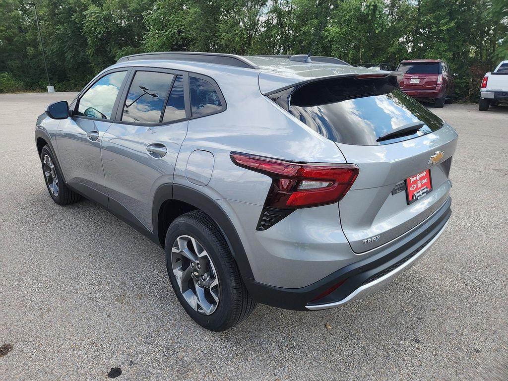 new 2025 Chevrolet Trax car, priced at $24,525