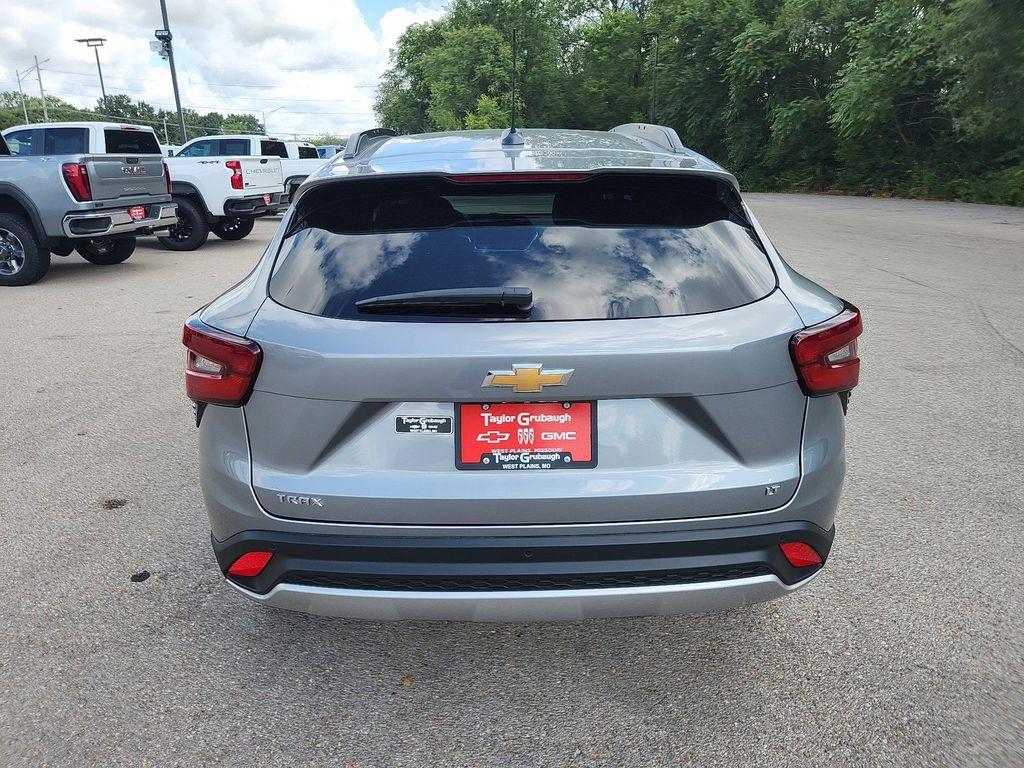 new 2025 Chevrolet Trax car, priced at $24,525