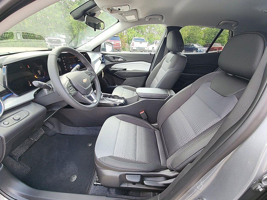 new 2025 Chevrolet Trax car, priced at $24,525