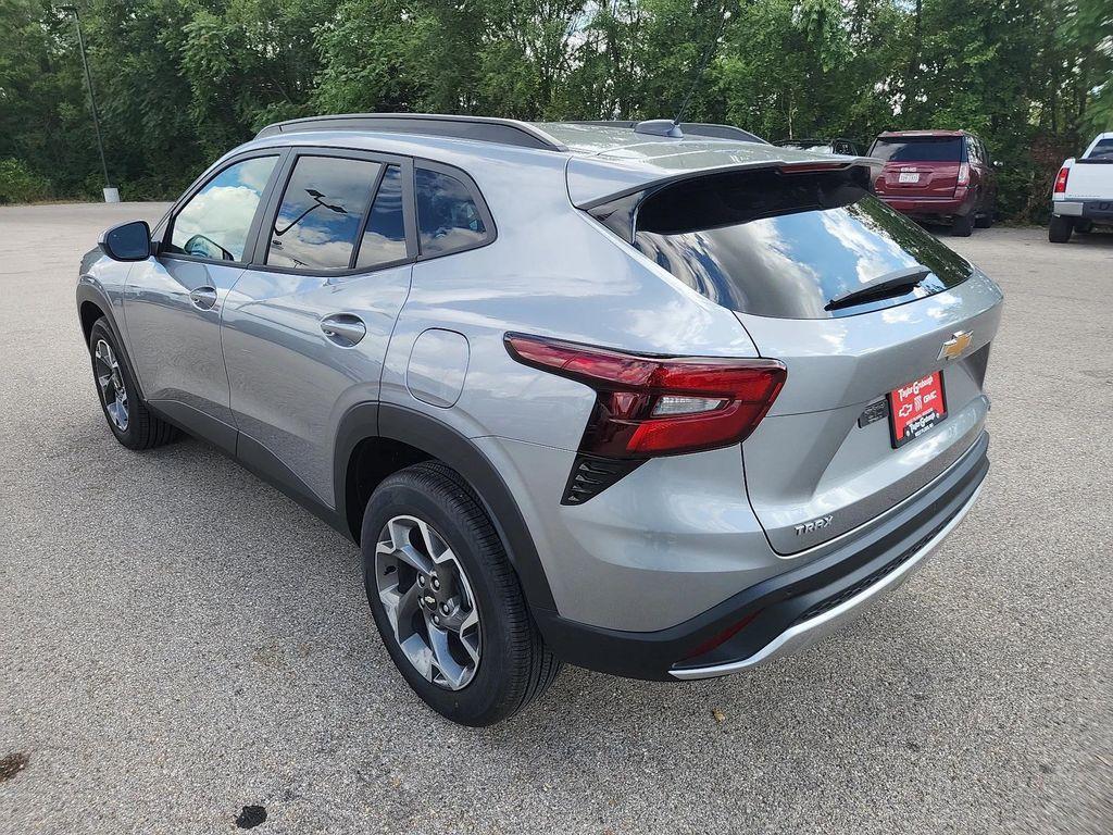 new 2025 Chevrolet Trax car, priced at $22,920