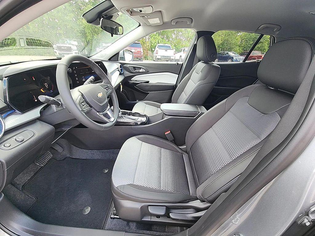 new 2025 Chevrolet Trax car, priced at $22,920