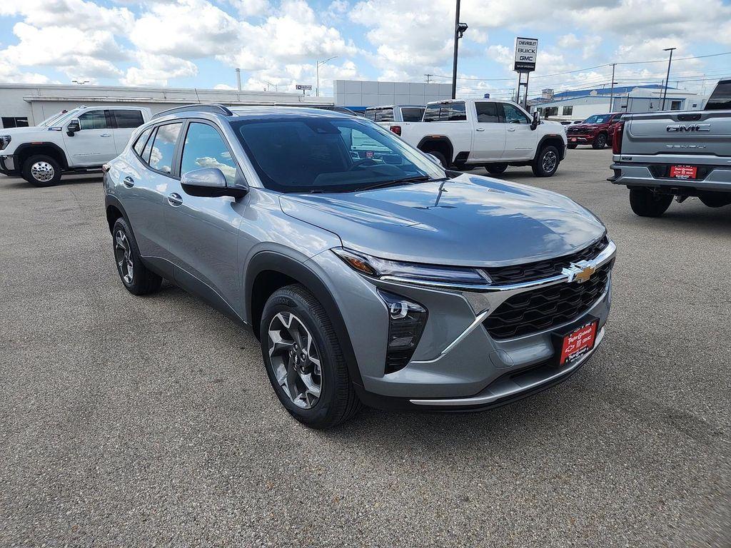 new 2025 Chevrolet Trax car, priced at $22,920
