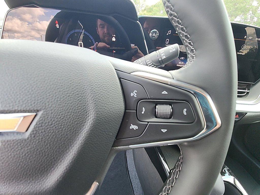 new 2025 Chevrolet Trax car, priced at $24,525